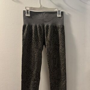 NVGTN Kids Leggings in Gray and Green